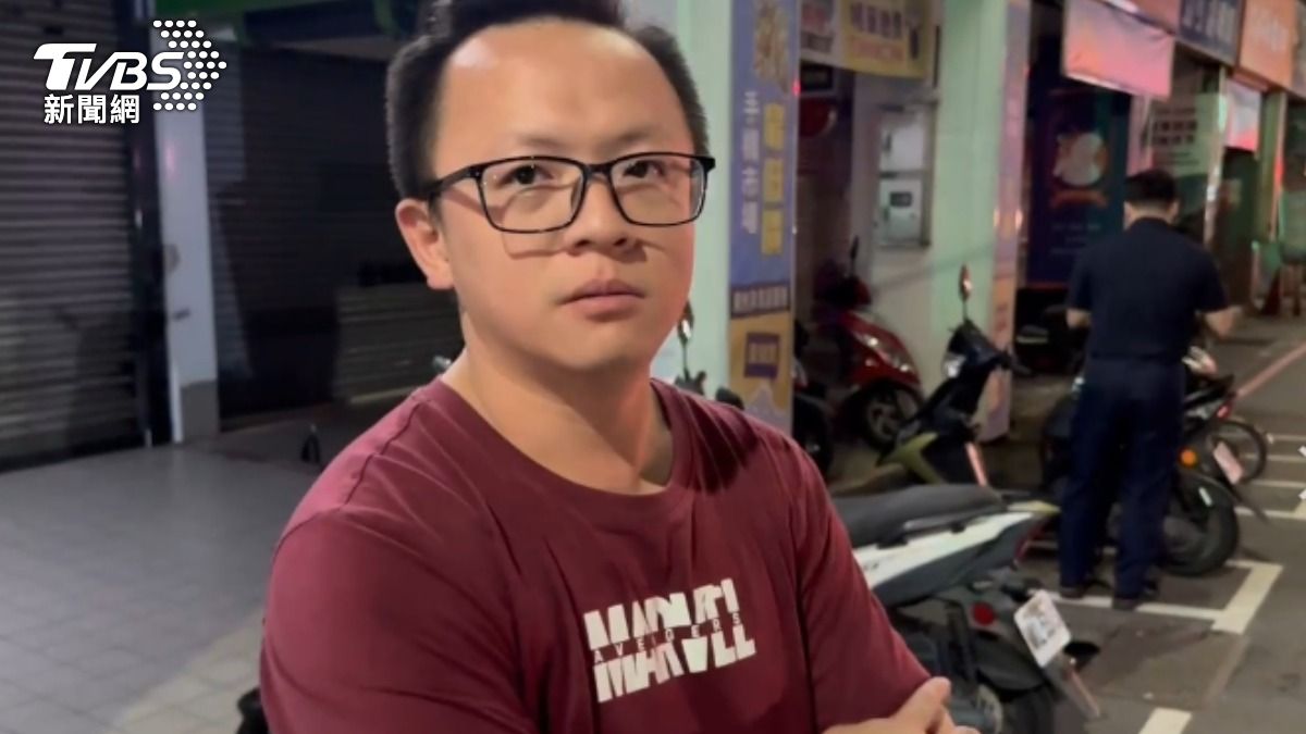 聯結車駕駛還原當時情形。（圖／TVBS）