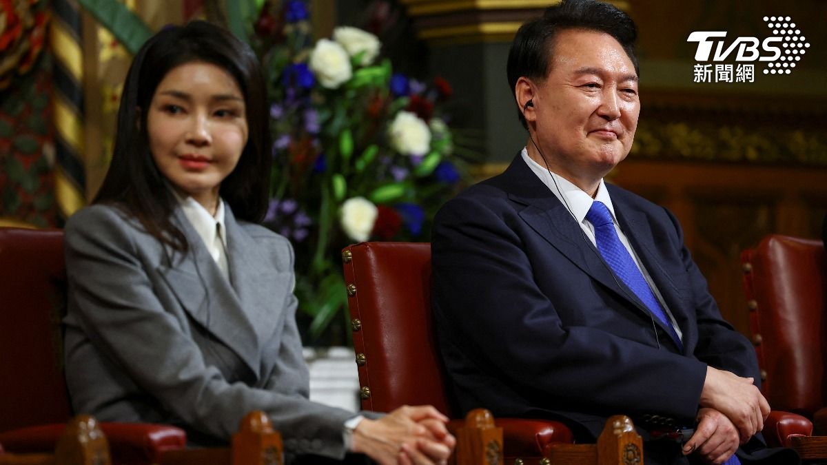 尹錫悅夫婦涉嫌收賄，南韓檢方於30日搜查其私宅。（圖／達志影像路透社）