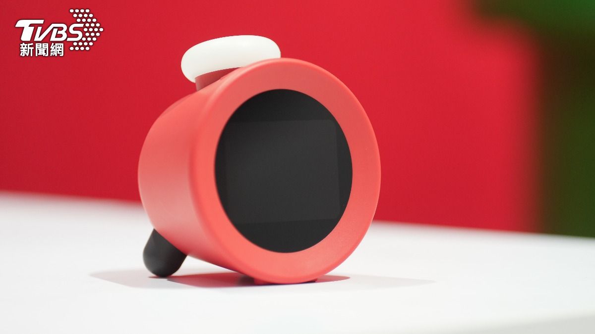 任天堂旗艦中心推出限量阿勒莫鬧鐘。（圖／華子琛攝）