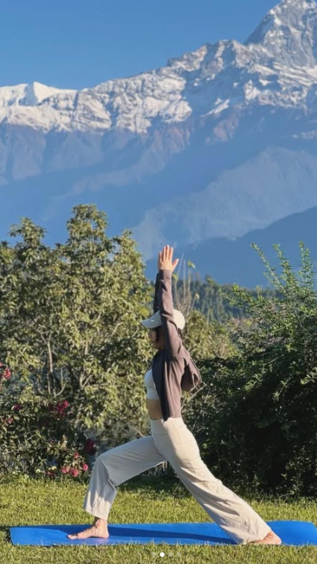 愛莉莎莎熱衷瑜珈。（圖／翻攝愛莉莎莎IG）