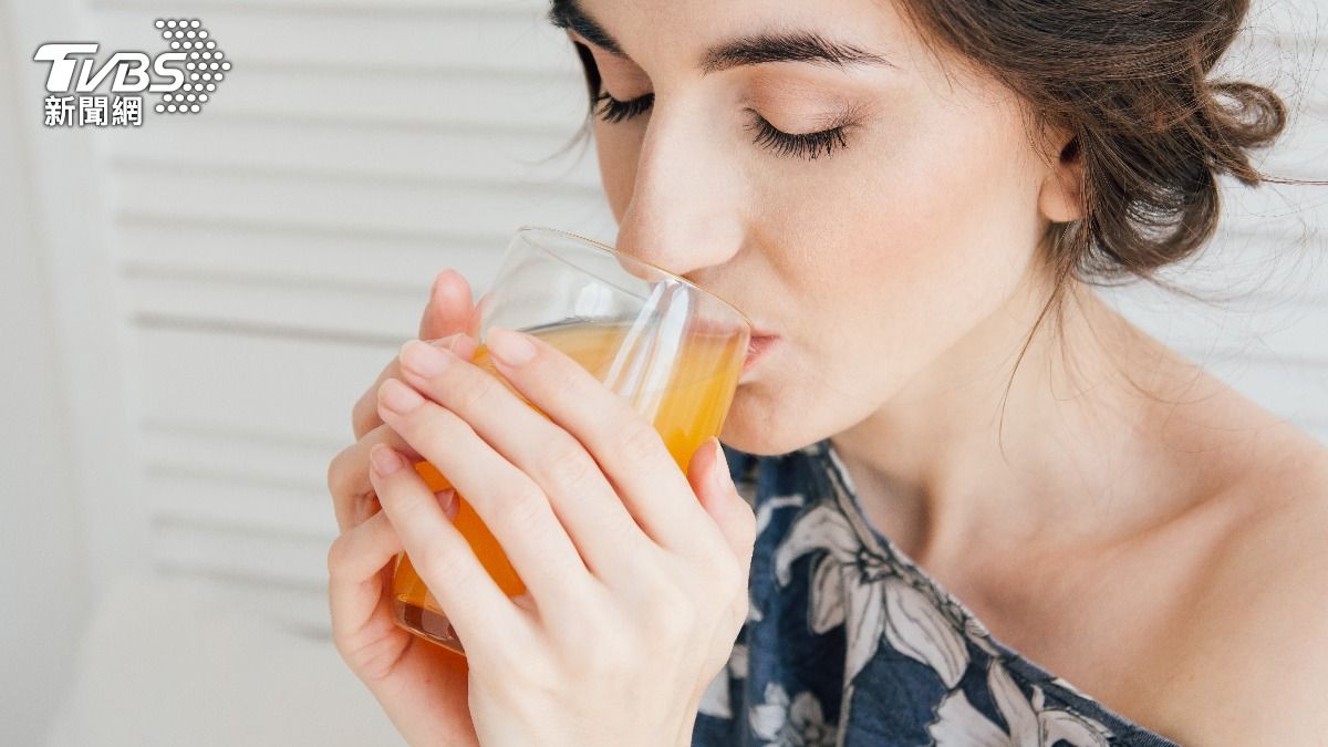 許多民眾為了減重或控制血糖，紛紛改喝代糖飲料。（示意圖／shutterstock達志影像）