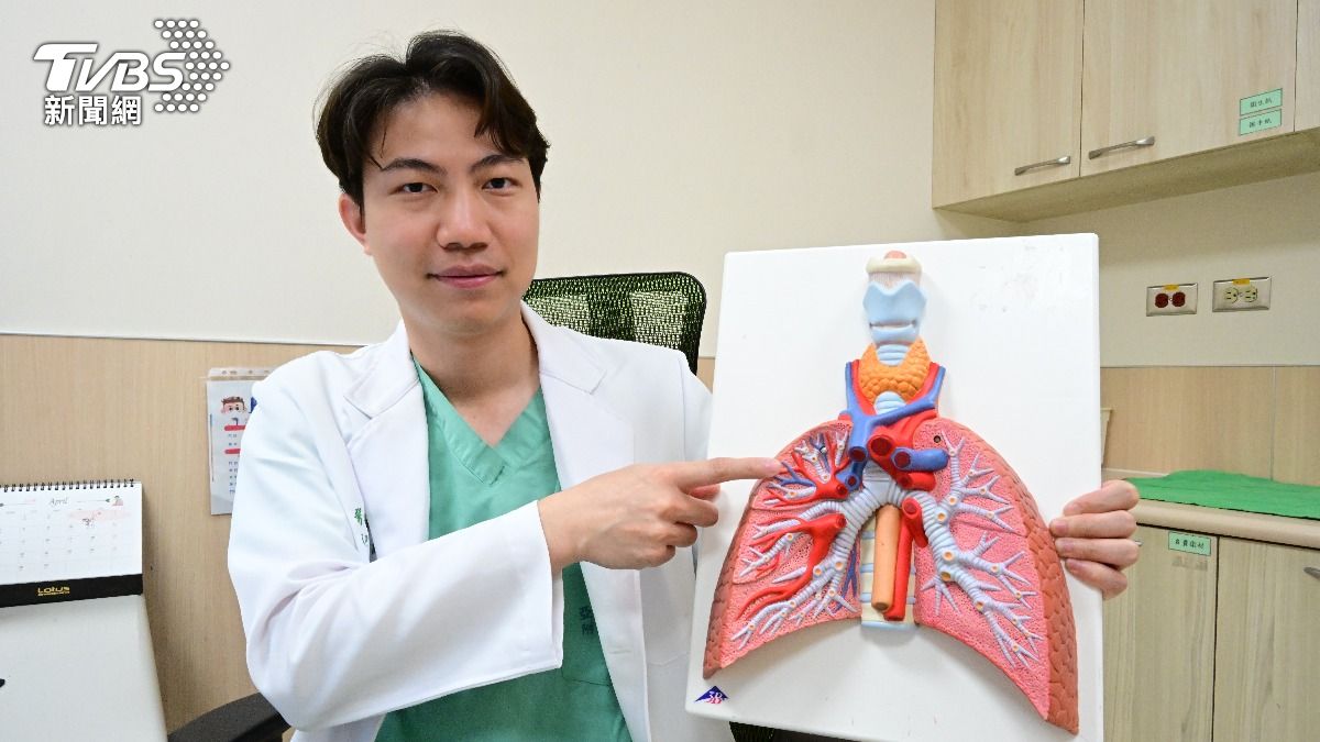 男子有30年菸齡。（圖／TVBS）