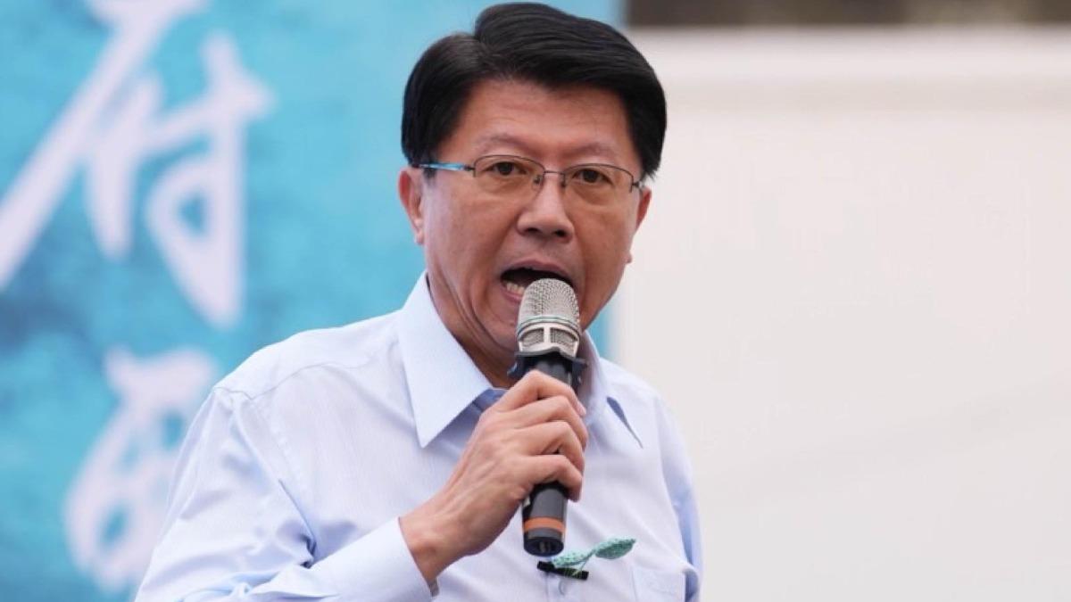 謝龍介遭譏繼承了馬英九的死亡之握。（圖／翻攝自謝龍介臉書）