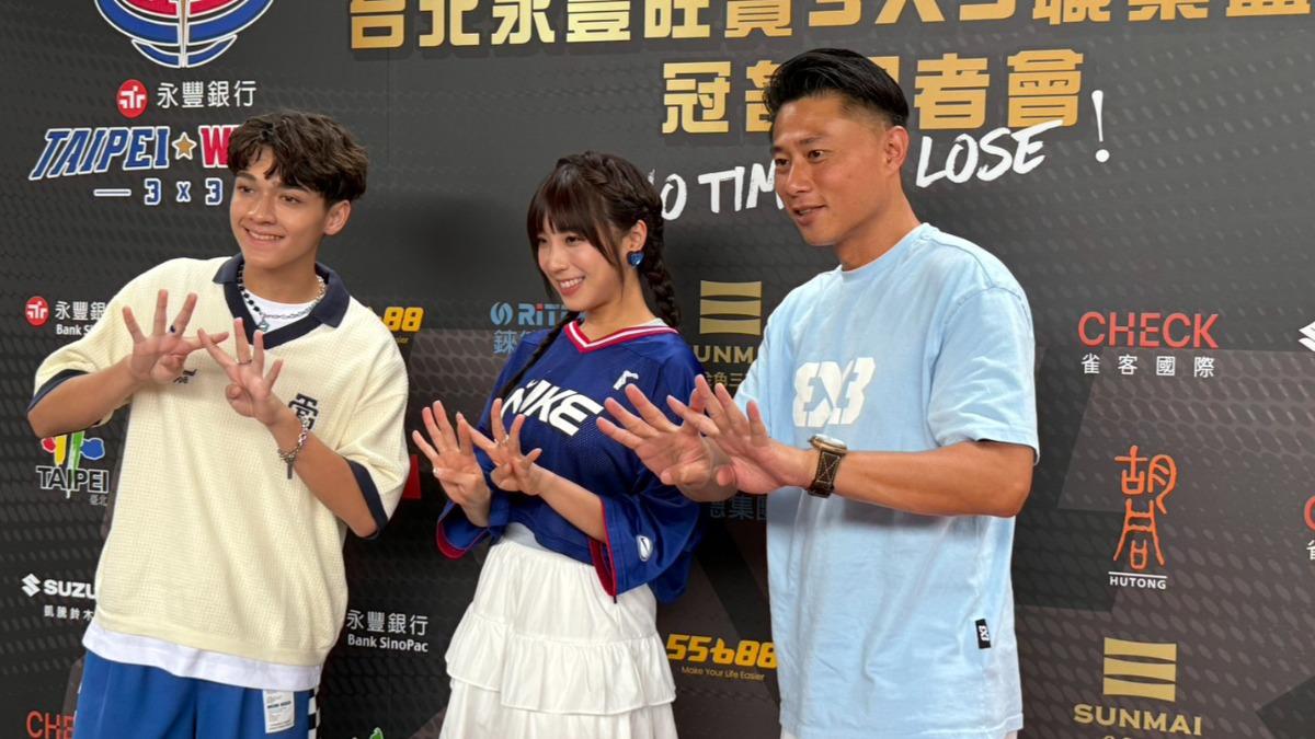 小刀 （右１）小腿拉傷。（圖／劉建偉攝）