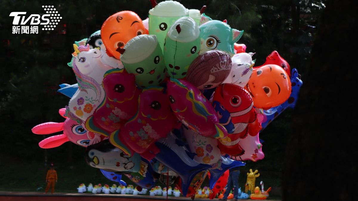英國一名8歲男童因氦氣球而意外身亡，生日變忌日。（示意圖／達志影像shutterstock）