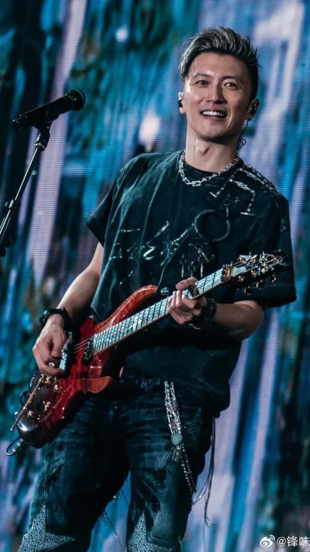 謝霆鋒近期在香港啟德體育場舉辦一連4場演唱會。(圖/翻攝自微博)