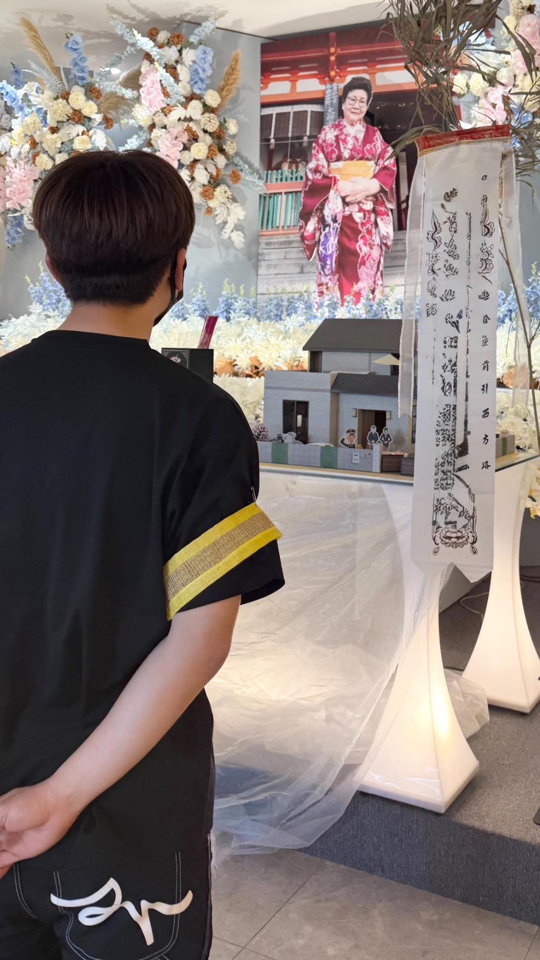 嘎嬤告別式。(圖/翻攝自蔡阿嘎臉書)