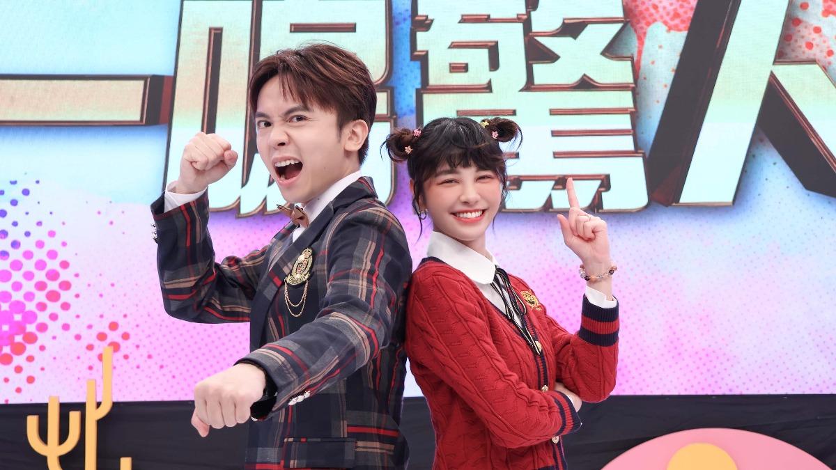 黃豪平（左）、宇珊接下《一鳴驚人》全新一季主持棒。（圖／中天提供）