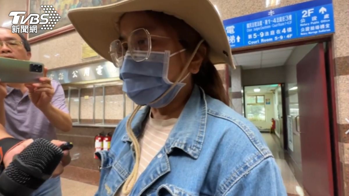 邱軍母親求社會大眾「給他一個贖罪的機會」。（圖／TVBS）