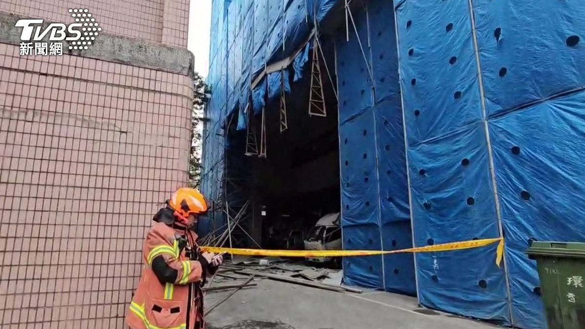 現場為中和知名紡織廠天鵝牌施作防水工程。（圖／施協源攝）