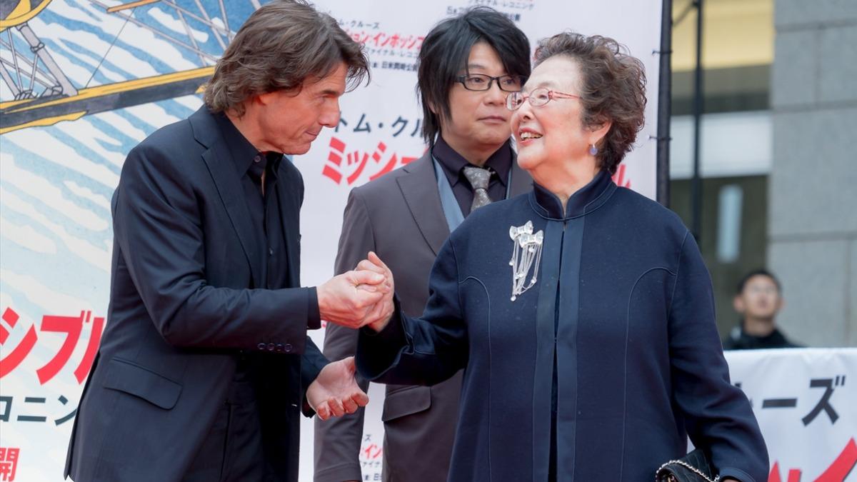 湯姆克魯斯出席《不可能的任務:最終清算》東京首映,特別邀請相識30多年的已退休口譯戶田奈津子出席活動。(圖/翻攝自Crank-in!)