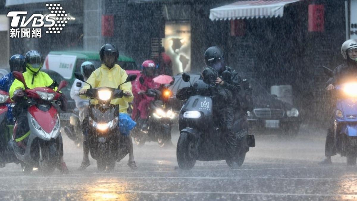 鋒面影響「雨下半個台灣」　鄭明典：梅雨季第一場顯著降雨