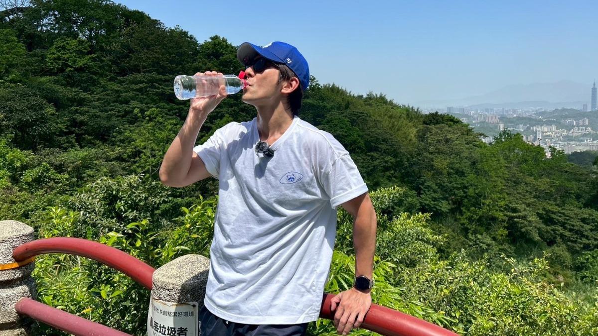 修杰楷動念參加壯年運動會，自稱「被演藝圈耽誤的運動員」。（圖／《修TIME》提供）