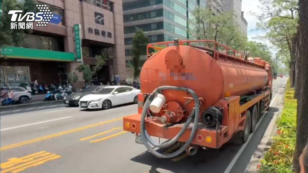 肇事灑水車。（圖／TVBS）