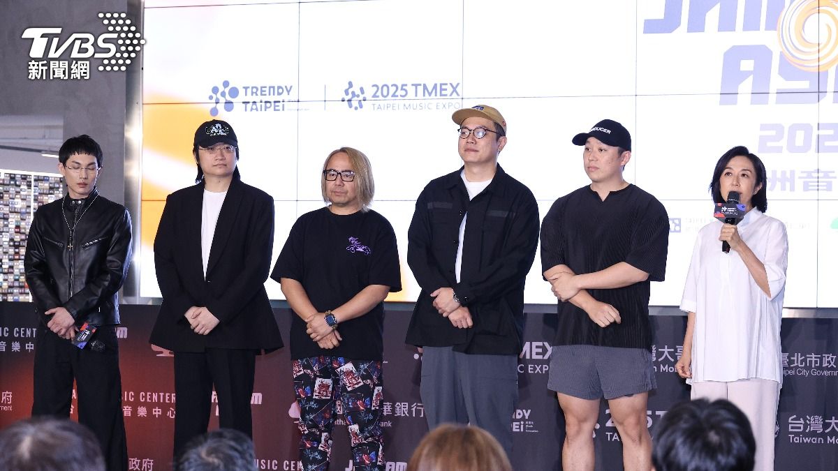 黃韻玲(右)攜手5位策展人共同揭曉JJA首波卡司陣容。(圖/張哲鳴攝)