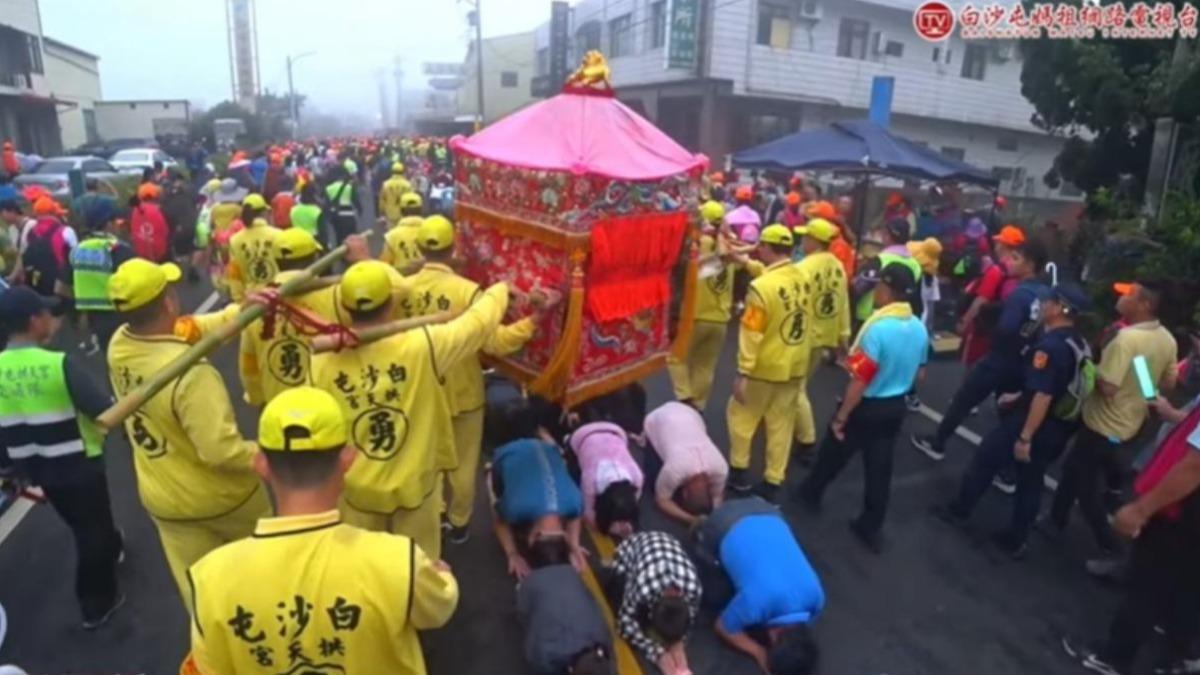 白沙屯媽祖昨（6）日是200年以來首度途經南投縣，創下歷史紀錄。（圖／翻攝白沙屯媽祖網路電視台YouTube）