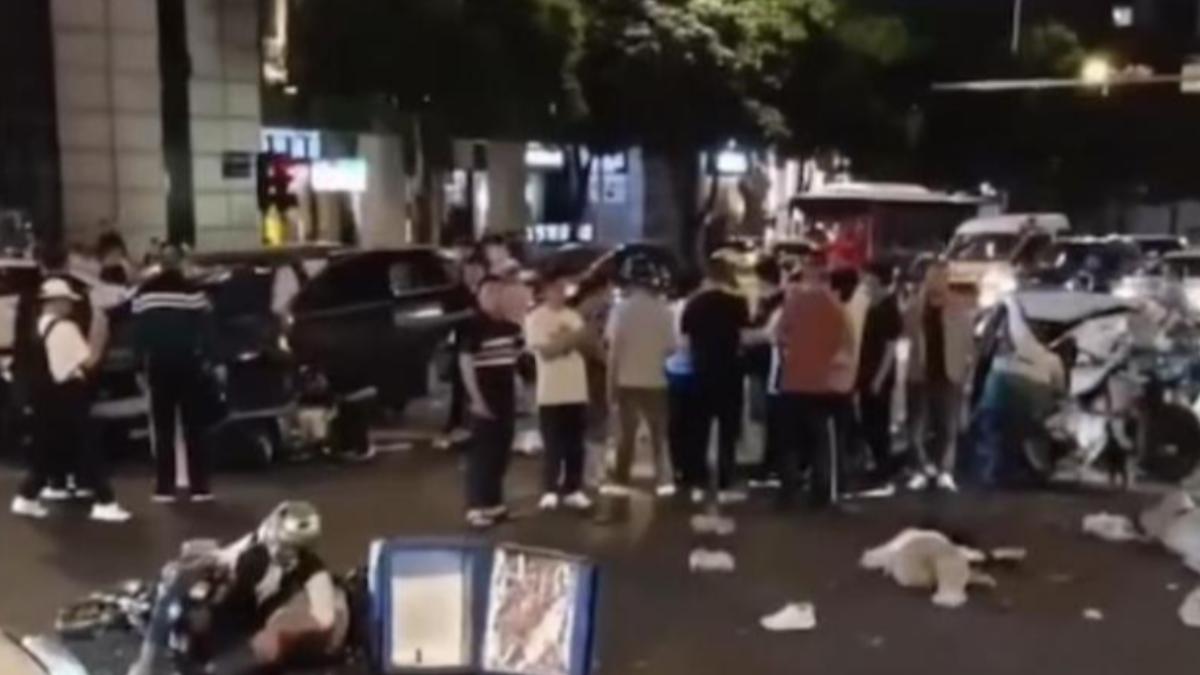 五一长假期间，大陆福建福州市区惊传无差别撞人事件。（图／X平台）
