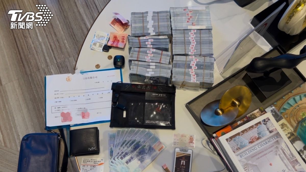 詐團稱是乾女兒對被害人噓寒問暖。（圖／TVBS）