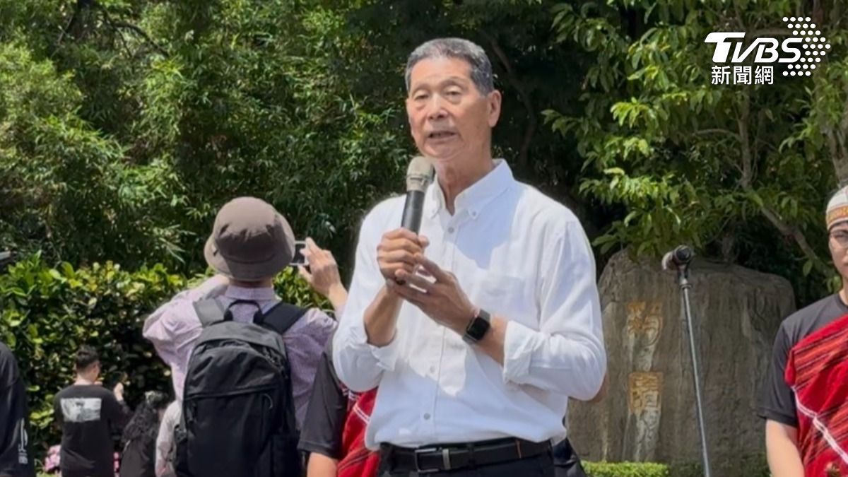 鄧長富分享和妹妹互動的趣事。（圖／陳薈涵攝）