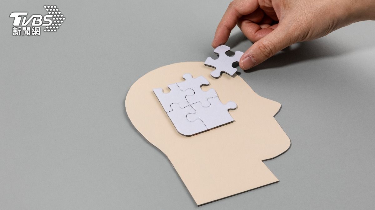 專家分析了近50萬人的數據，發現有靜脈曲張的人被診斷出患有失智症的可能性高出23.5％。（示意圖／達志影像shutterstock）