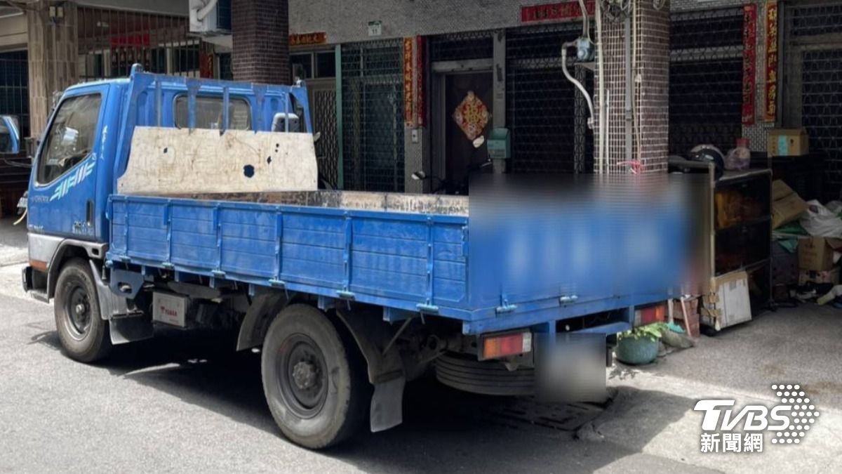 潘男劫走貨車。（圖／TVBS）