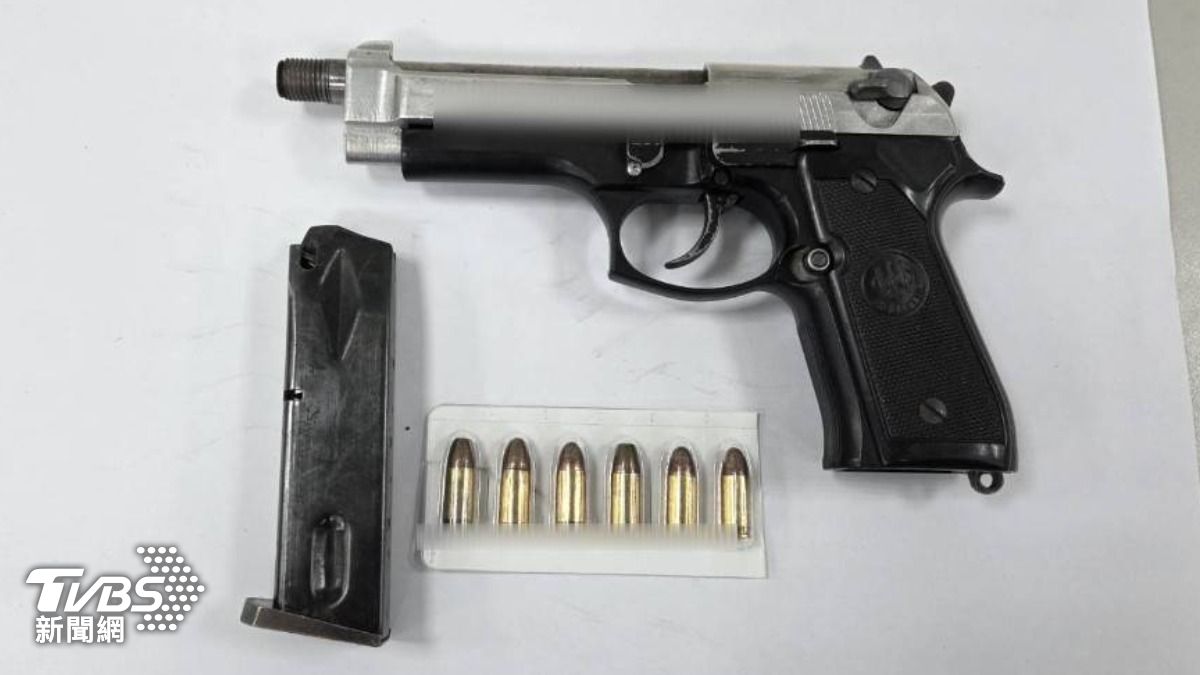 貨車內起獲手槍1把、子彈6顆。（圖／TVBS）