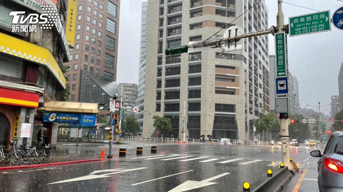 北台灣雨勢相當明顯。（圖／TVBS）