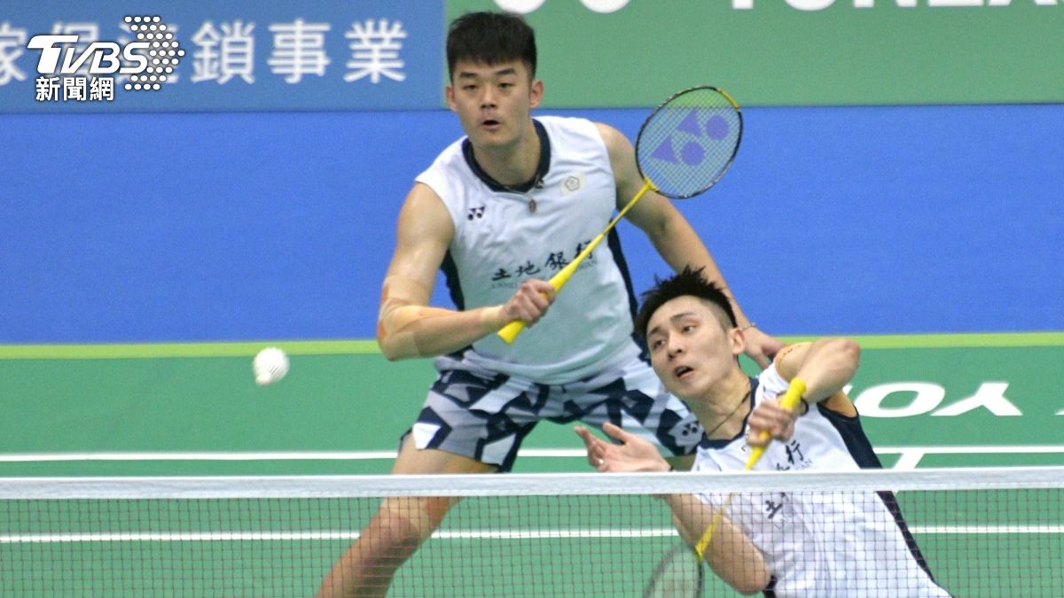 台灣男雙組合王齊麟、邱相榤今天在台北羽球公開賽4強，以直落二勝日本組合，成功闖進冠軍戰。（圖／胡瑞麒攝）