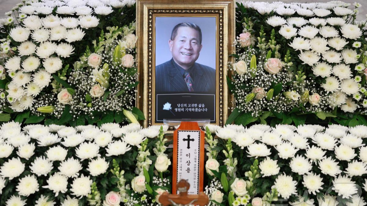 「卜派叔叔」李相龍靈堂曝光。(圖/NEWS1提供)