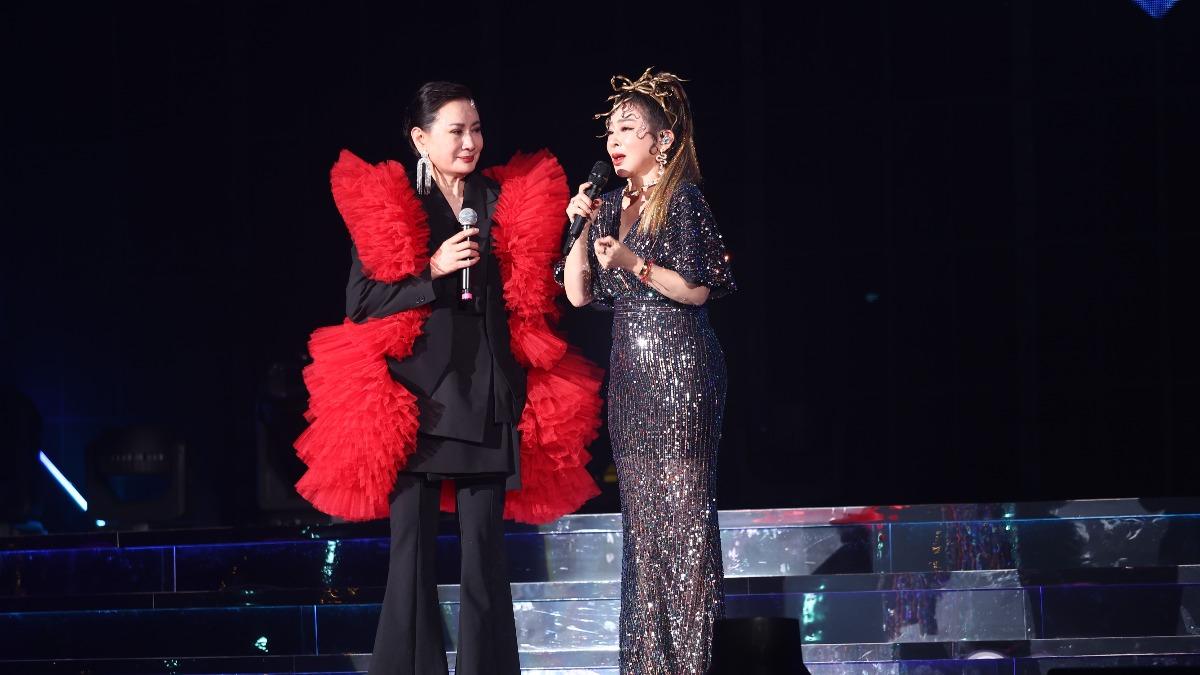 陳亞蘭、王彩樺忍不住掉淚。（圖／高雄流行音樂中心提供）