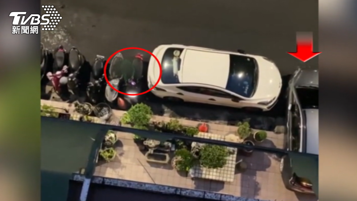 公有道路當自家車格？遭控被停走就擋車　住戶駁：我沒有