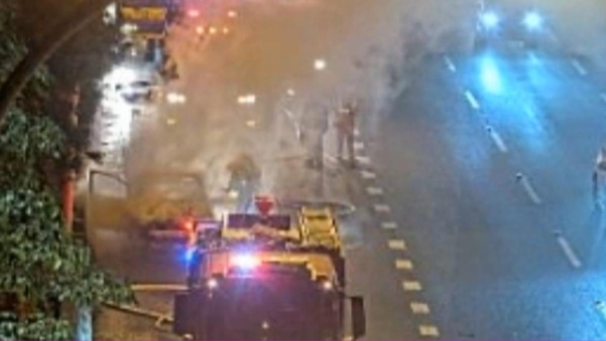 警消獲報趕抵現場撲滅火勢。（圖／翻攝自高速公路1968官網）