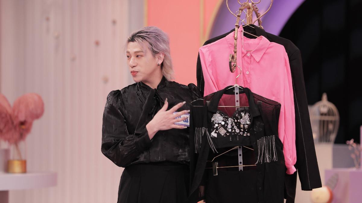 嘻小瓜曾在演出時不小心露點。（圖／TVBS）
