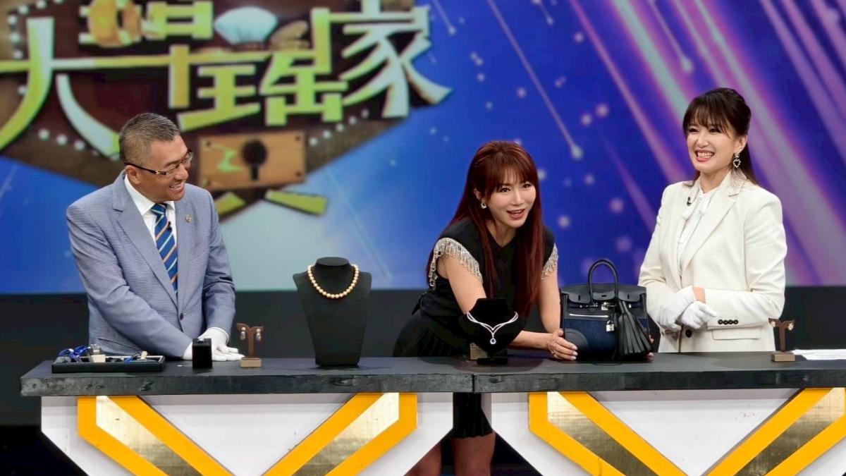 佩甄帶寶物上節目鑑定。（圖／JET綜合台提供）