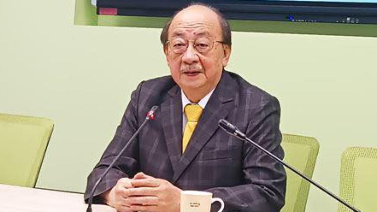 柯建銘提到「明年政治環境、立院政黨比例就不一樣了！」（圖／翻攝自柯建銘臉書）