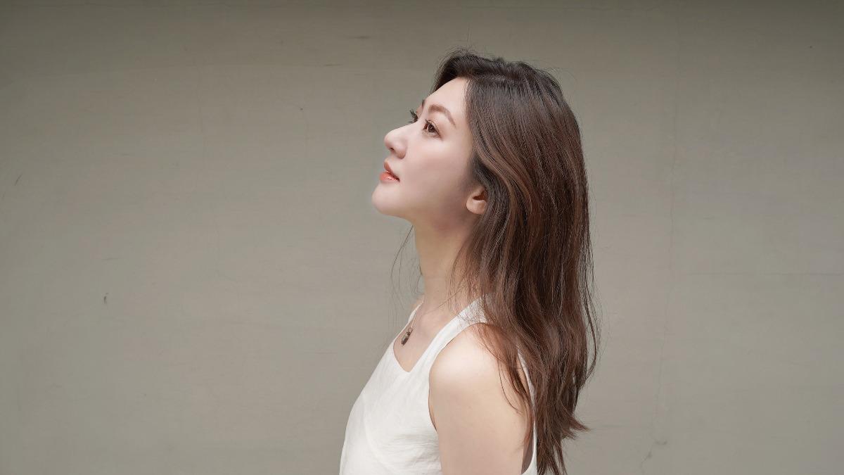 林逸欣將於15日推出2025全新單曲〈Evelyn〉。（圖／欣宇宙音樂提供）