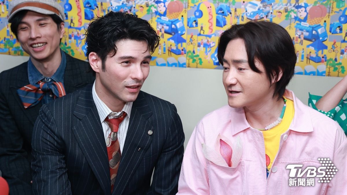 鳳小岳談起之前跟吳卓源合作的互動。（圖／黃城碩攝）