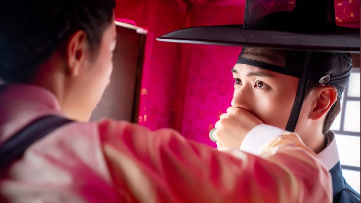 陸星材（右）和金知妍不知不覺中有更多肢體接觸。（圖／Hami Video提供）