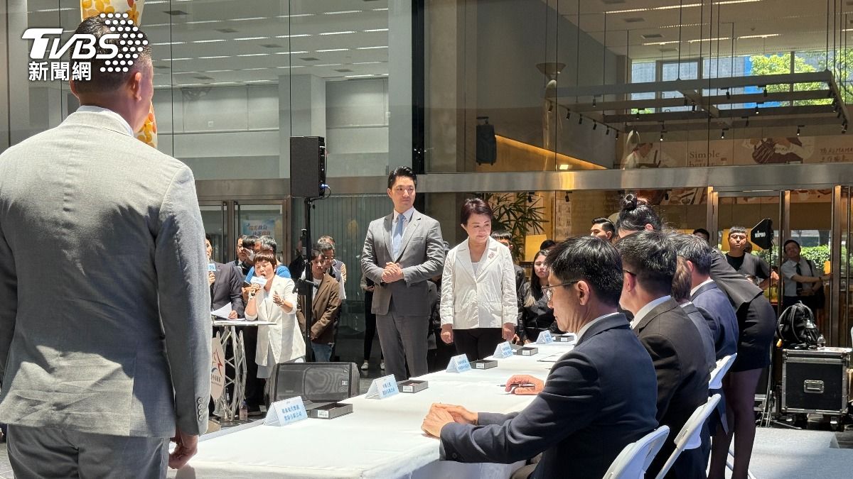 捷運藍線簽約儀式。（圖／陳祁攝）