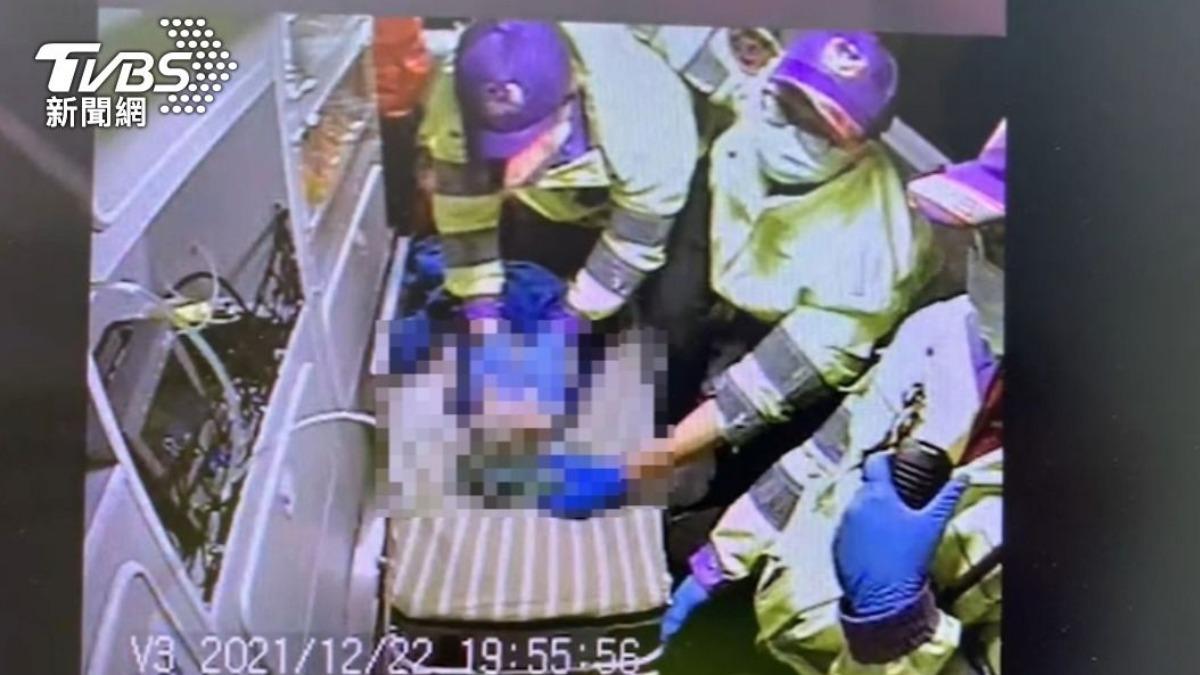 桃園男嬰當下沒有呼吸心跳，送醫搶救不治。（圖／TVBS）