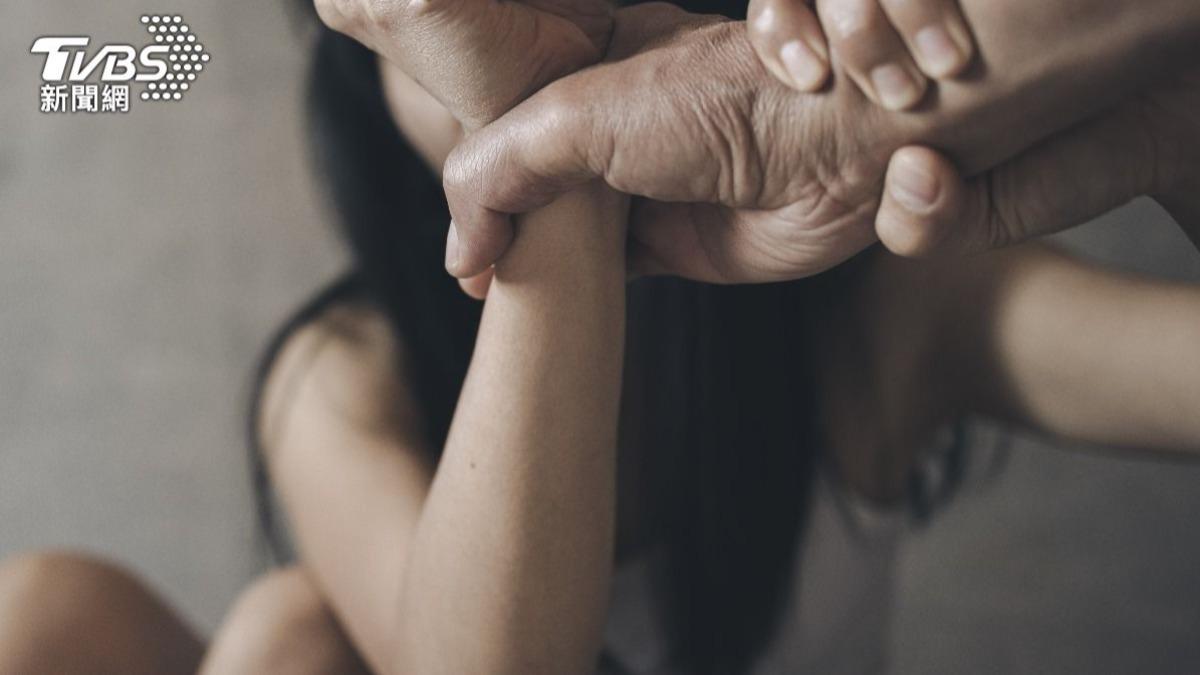 陸48歲男性侵88歲嬤。（示意圖，非當事人／shutterstock達志影像）