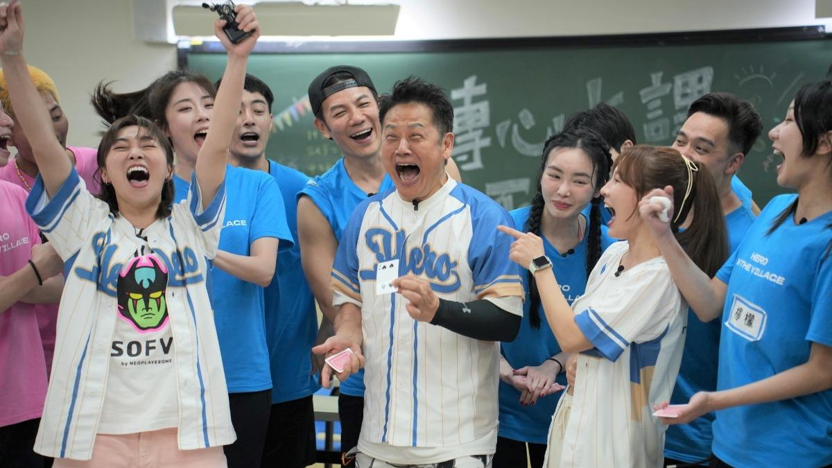 首次搭檔徐乃麟，林莎開心能準時下班 張文綺為節目砸錢苦練。（圖／東森提供）