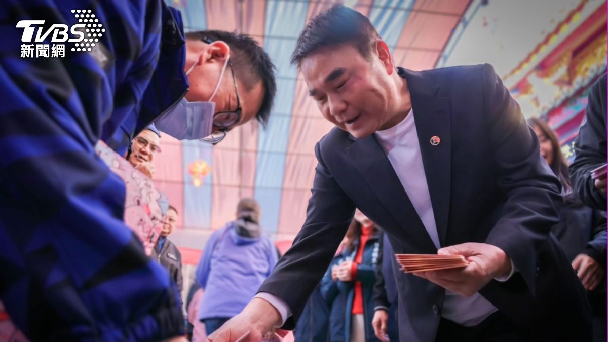 鍾東錦呼籲停止對苗栗縣綠營議員的罷免行動。（圖／翻攝自鍾東錦臉書）