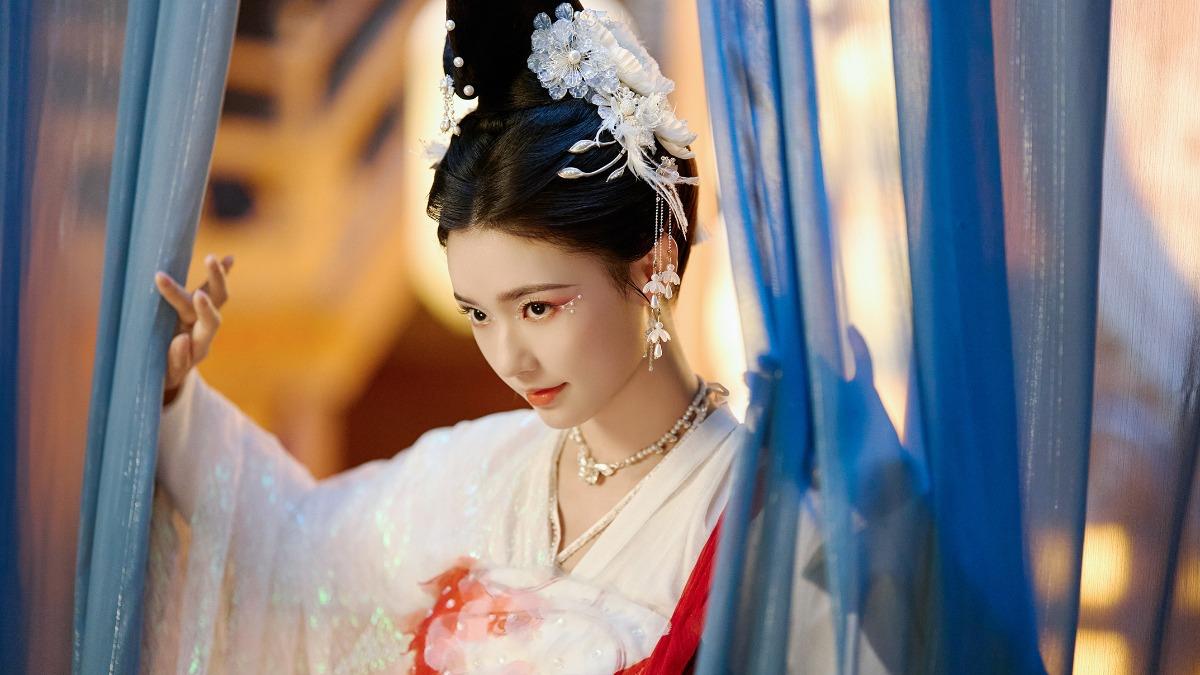 林允劇中「花神」造型唯美。（圖／愛爾達電視提供）