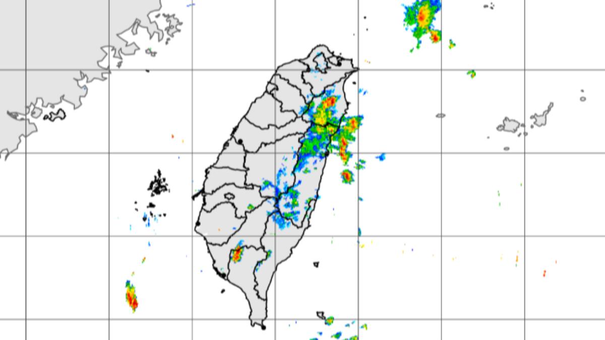 截至下午16點40分，屏東長治鄉時雨量22毫米、宜蘭大同13毫米。（圖／氣象署）