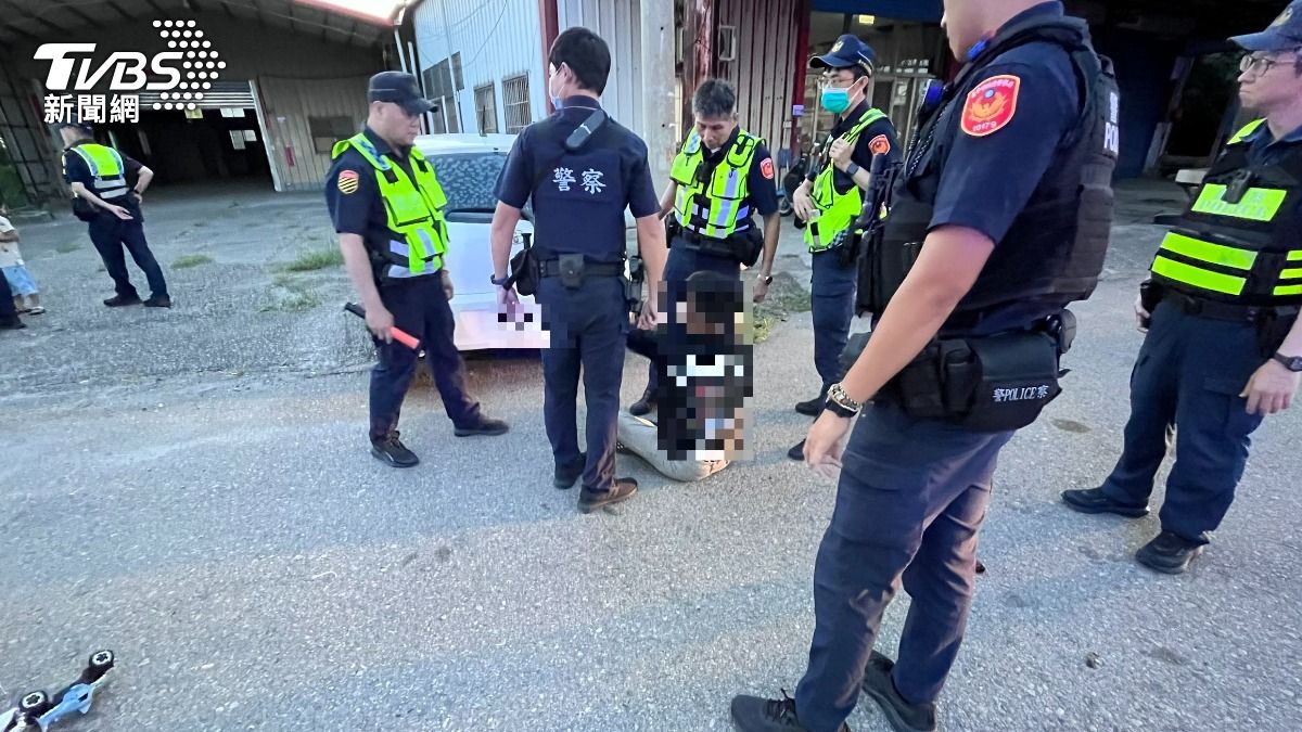 雙方到場時，雙方已停止打鬥。（圖／TVBS）