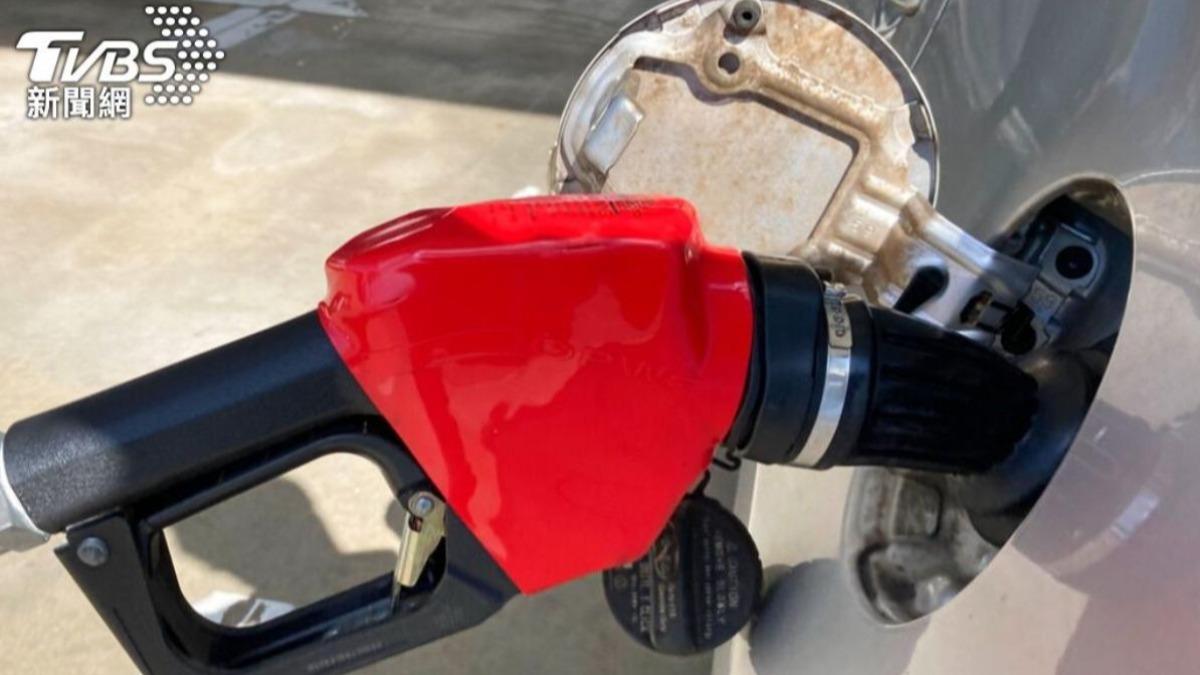 國際油價今天收盤重挫逾2%。（圖／達志影像美聯社）