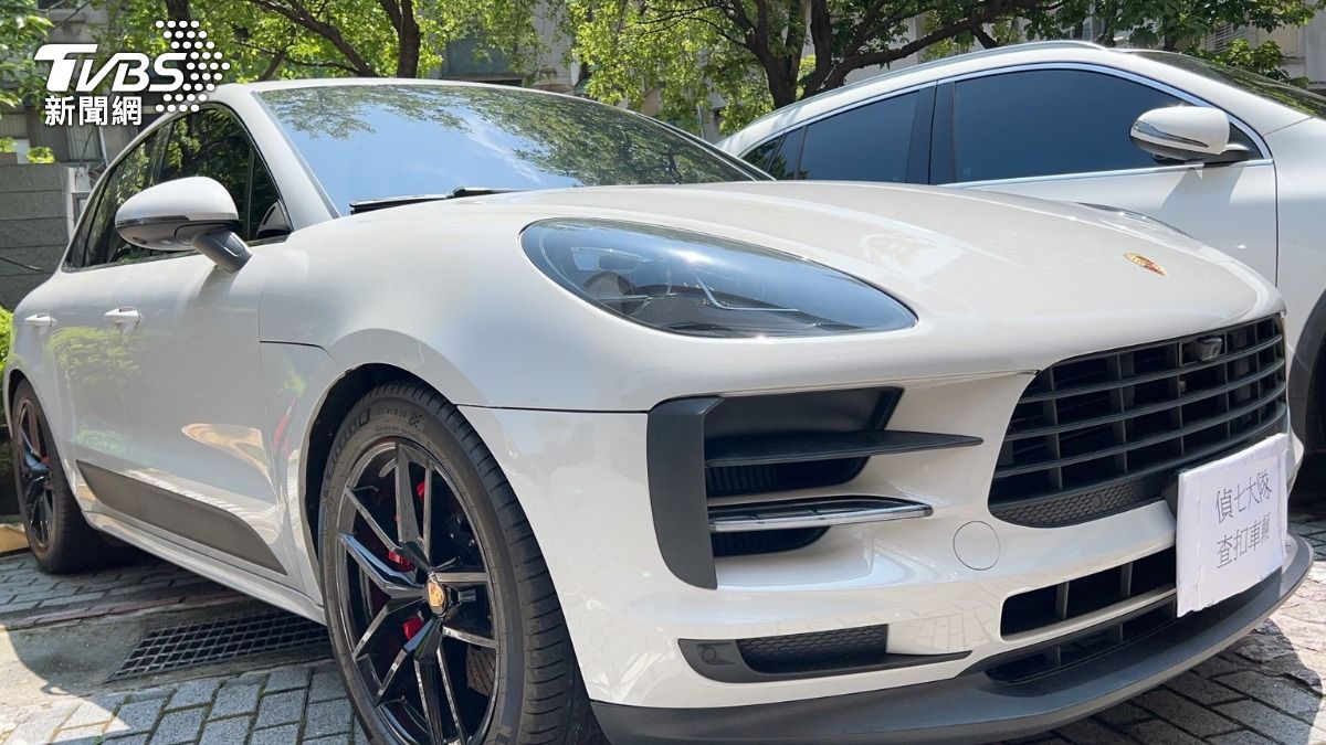 警方查扣保時捷休旅車。（圖／TVBS）