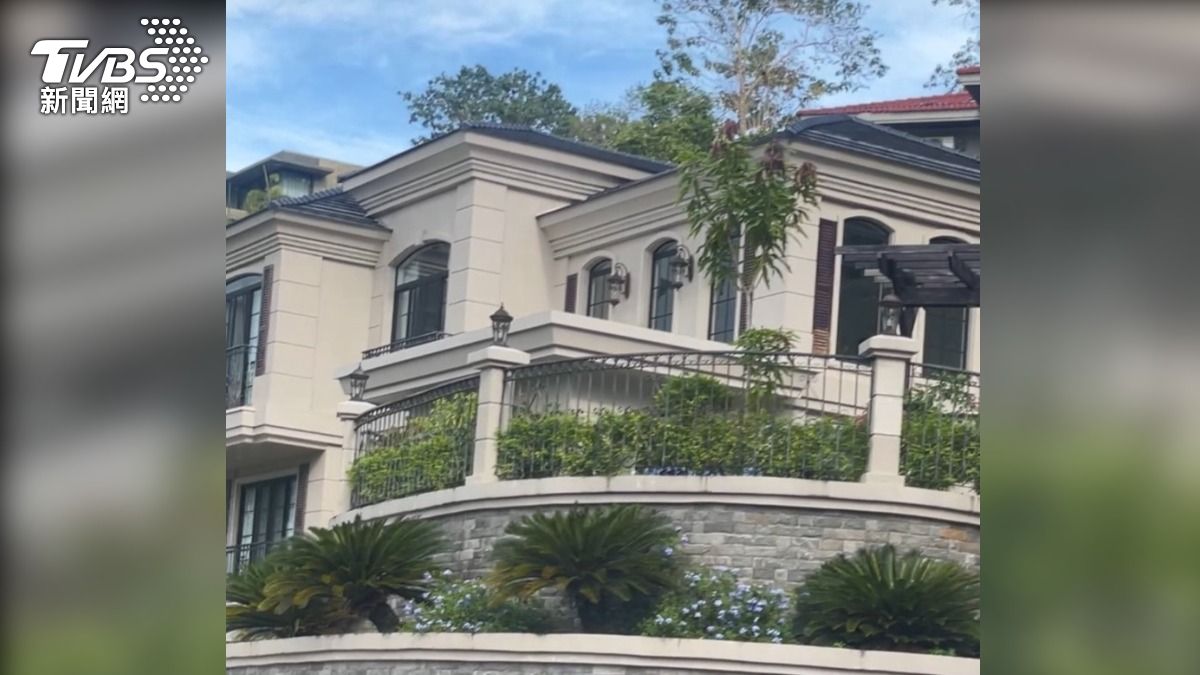 詐團斥資15萬元租下菲律賓山區豪宅當詐騙機房。（圖／TVBS）