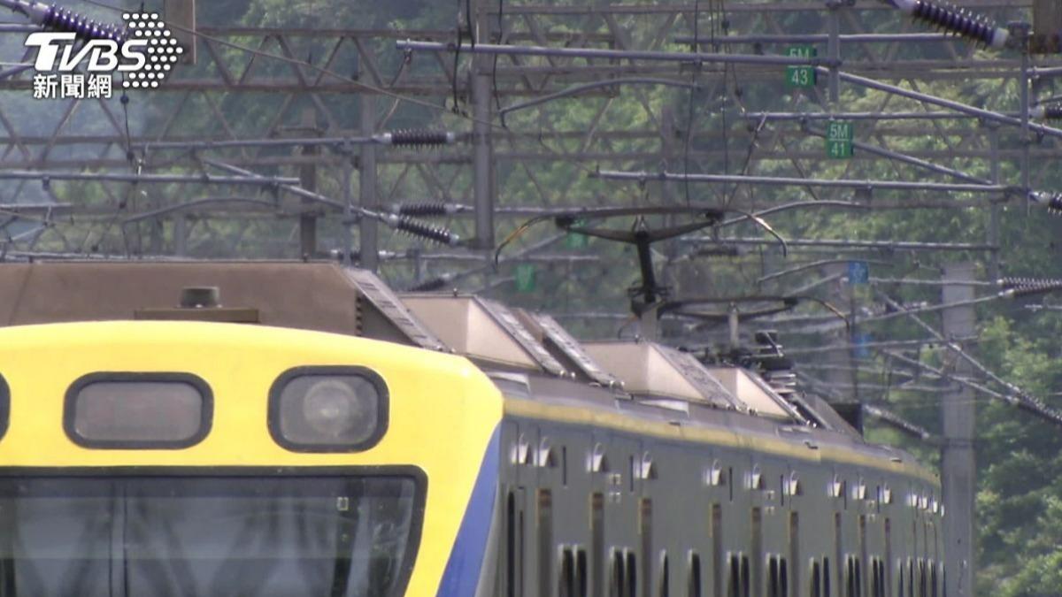 台鐵枋山至加祿電車線斷落癱瘓區間交通。(示意圖/TVBS)